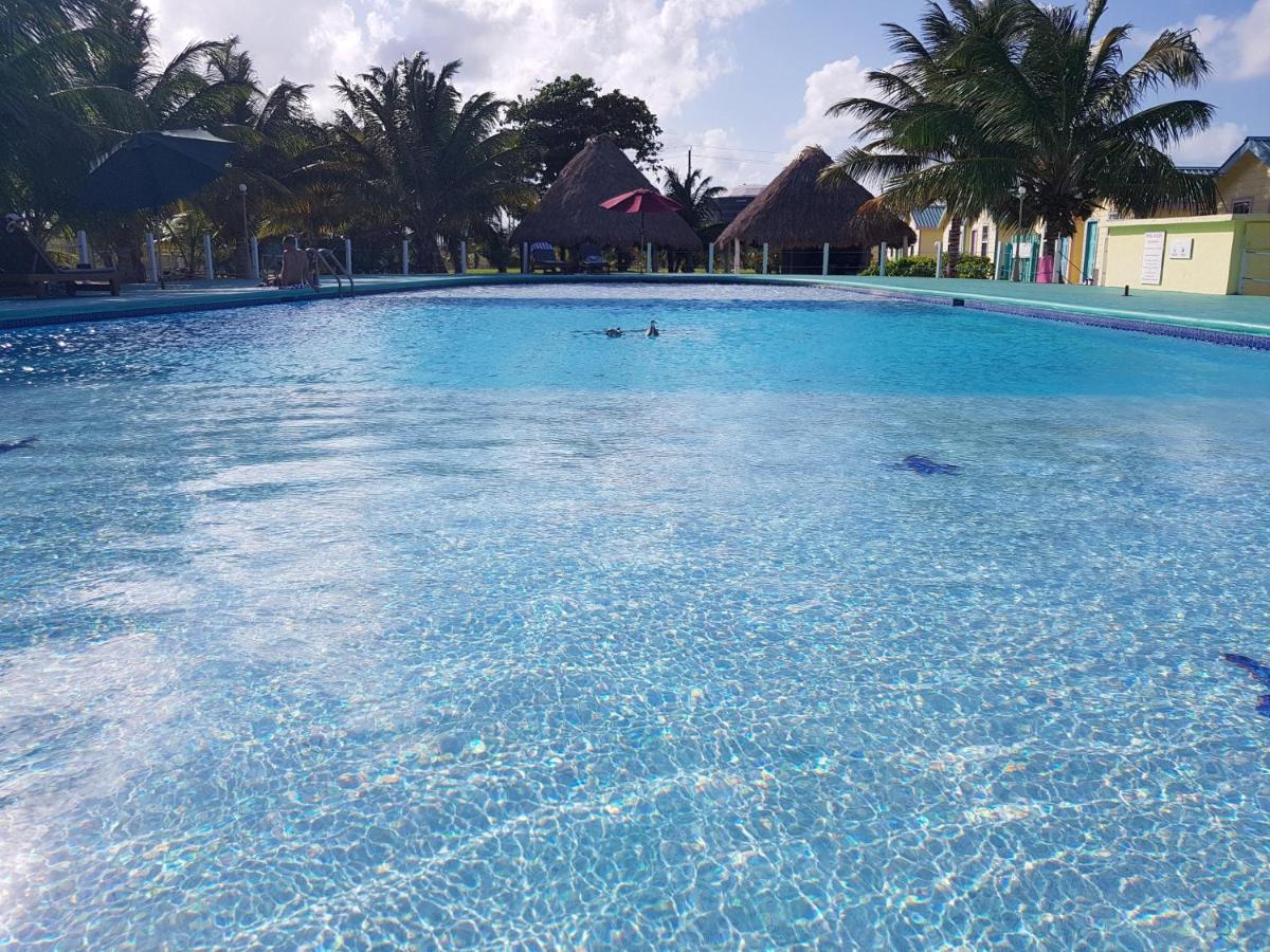 Royal Caribbean Resort San Pedro  Eksteriør billede