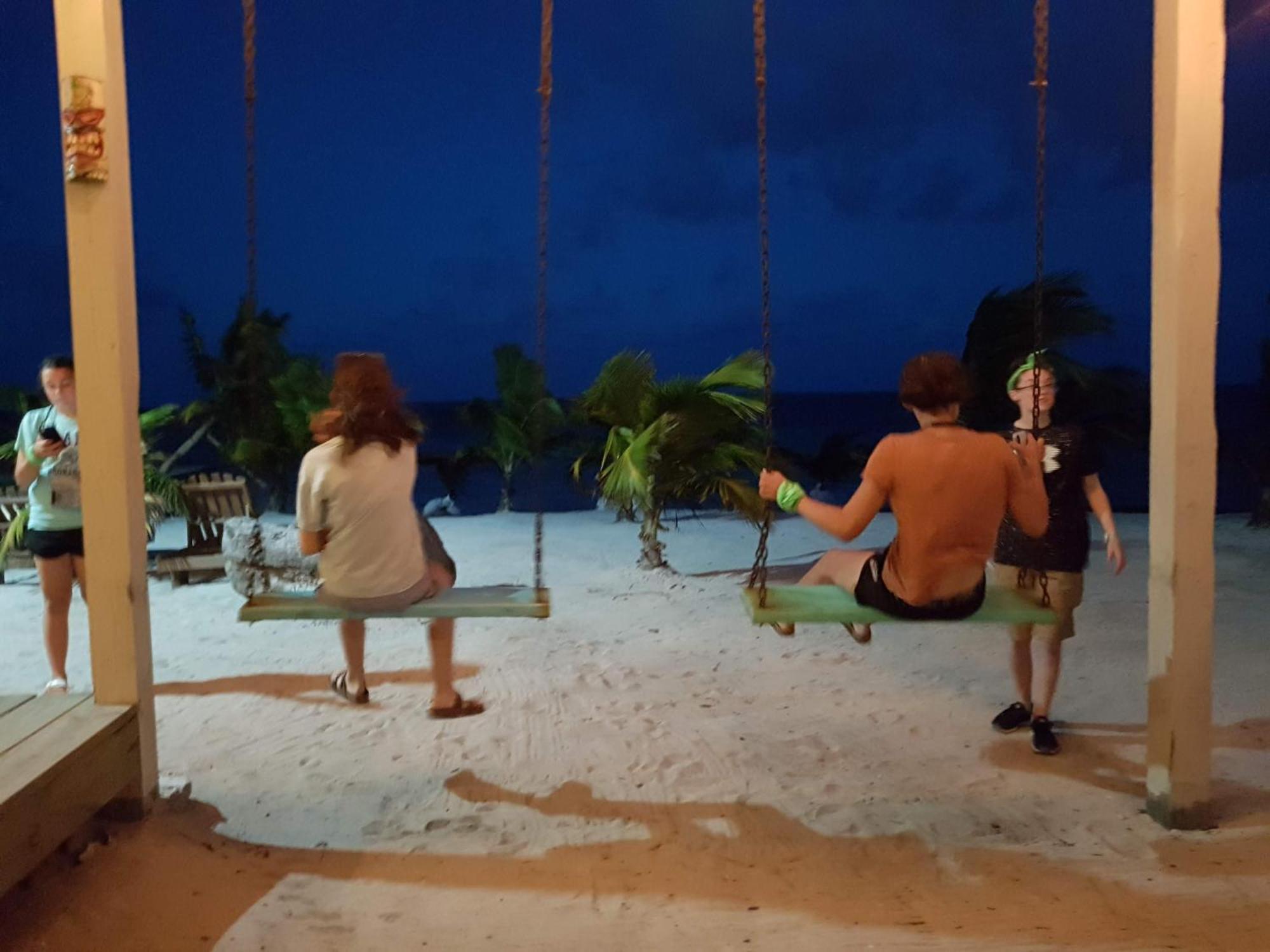 Royal Caribbean Resort San Pedro  Eksteriør billede